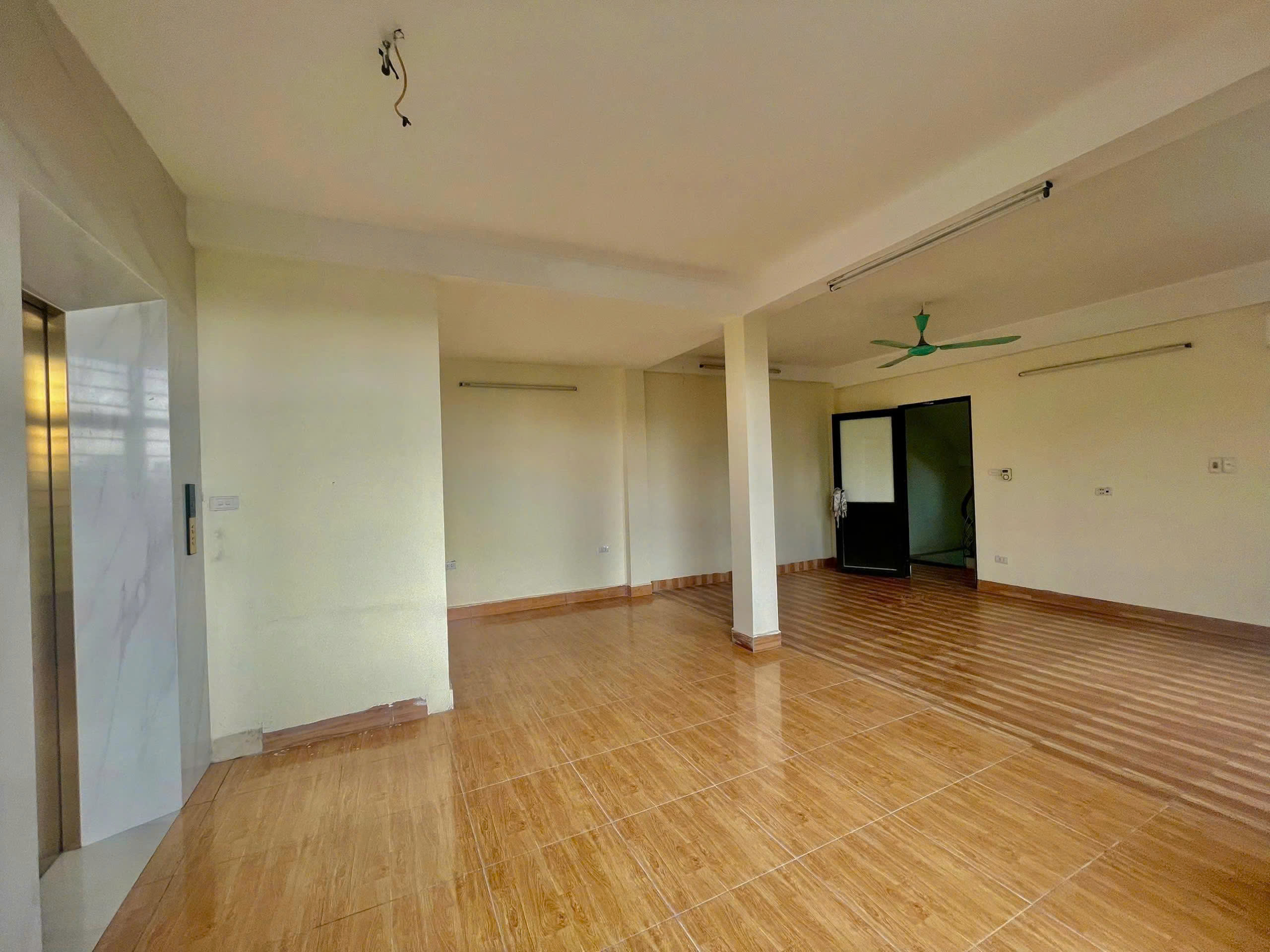 Cho thuê nhà nguyên căn khu Dịch vụ Tây Nam, DTSD 170m2, thông sàn, thang máy 15 Triệu - Ảnh 3